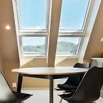 Floro Apartments Hotell Hotel apartamentowy Florø