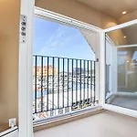 Floro Apartments Hotell 3*