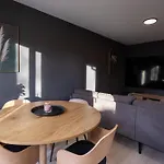 Floro Apartments Hotell