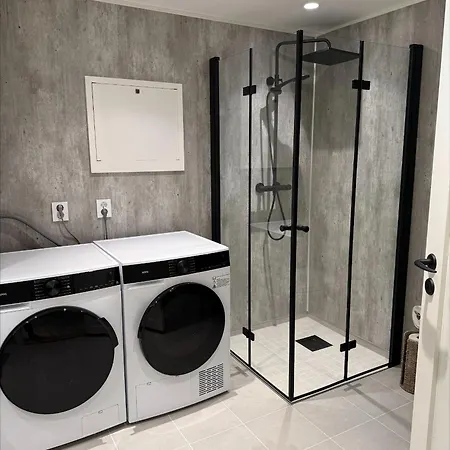 Ξενοδοχείο με διαμερίσματα Floro Apartments Hotell