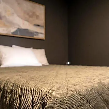 Floro Apartments Hotell