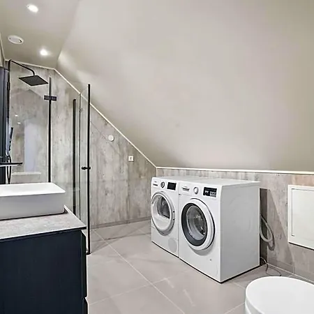 Апарт-отель Floro Apartments Hotell 3*