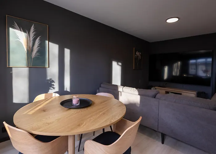 Floro Apartments Hotell