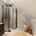 شقة فندقية Floro Apartments Hotell