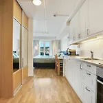 شقة فندقية Floro Apartments Hotell 3*